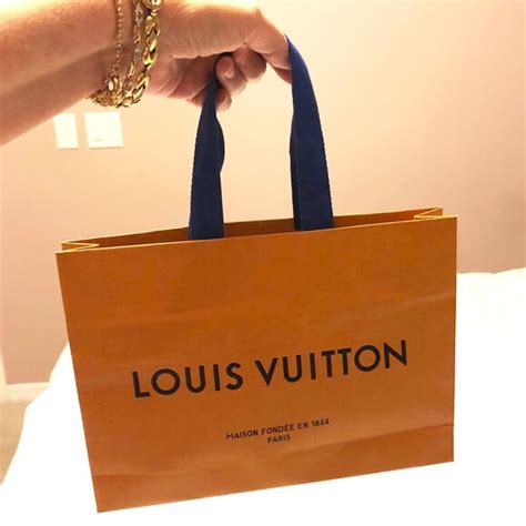 salaire vendeur louis vuitton par mois|Salaires chez Louis Vuitton, France : Combien paye Louis Vuitton .